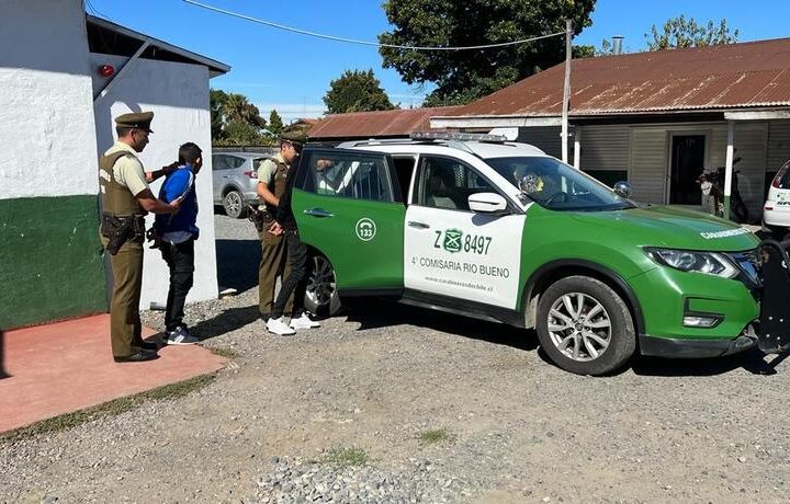 Delincuentes fueron detenidos tras robar ocho packs de cervezas