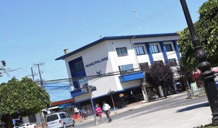 PDI Incauta computadores y celulares desde oficinas del Municipio de Río Bueno ante denuncia de corrupción