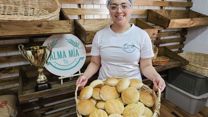 La abogada que dejó las leyes para hacer las mejores hallullas (y dobladitas y pan amasado, con chicharrón…etc.)