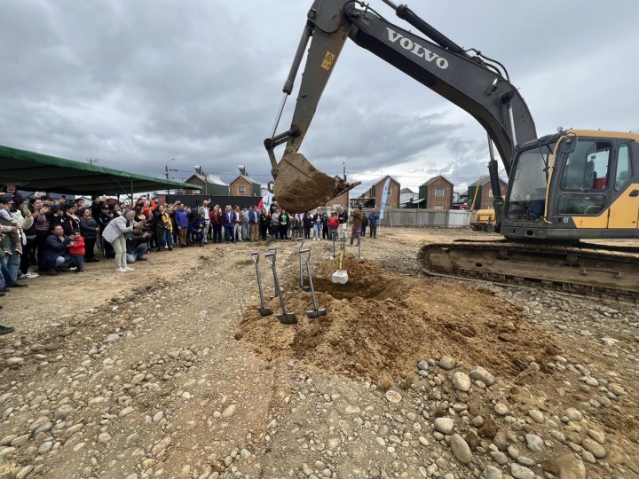 «Primera piedra» da inicio a la construcción de más de 100 viviendas