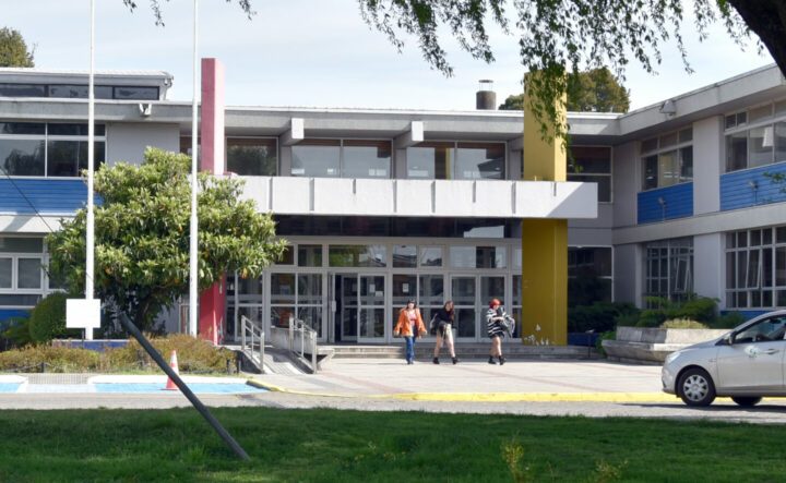 Serie de denuncias por acoso mantienen en paro a la U. de Los Lagos