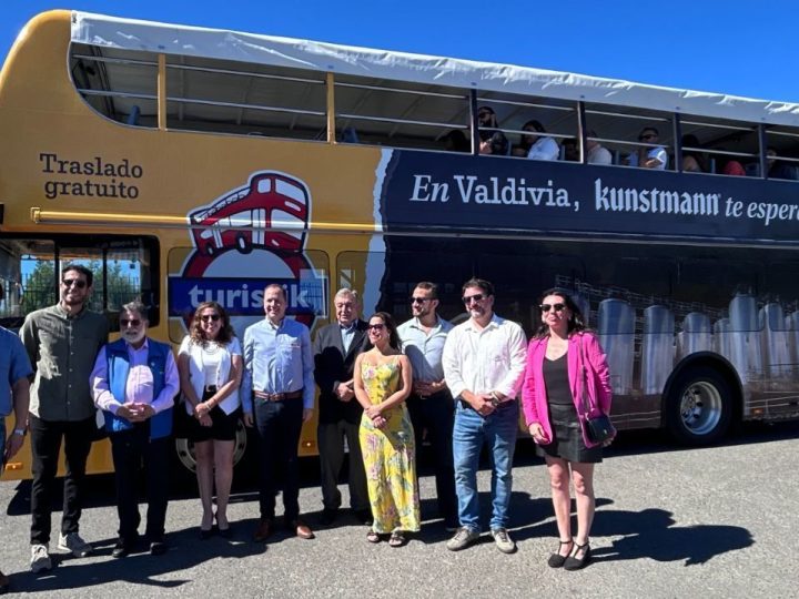 Kunstmann lanza su verano 2025 con bus de dos pisos que recorrerá los principales atractivos de la capital regional