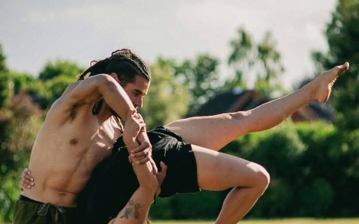 Futrono recibió obra de danza que invita a mirar el mundo “Como si fuera la primera vez”