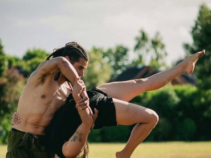 Futrono recibió obra de danza que invita a mirar el mundo “Como si fuera la primera vez”